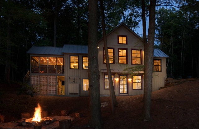 Spectaculaire nouveau chalet au bord du lac, à 25 minutes de Hanovre / Sunapee