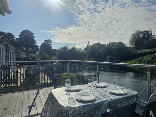 Lakeside Lodge 84