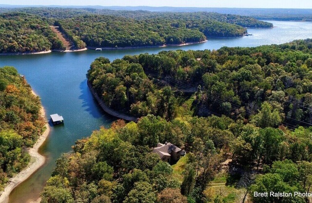 Lakeside Lodge - ON Beaver Lake