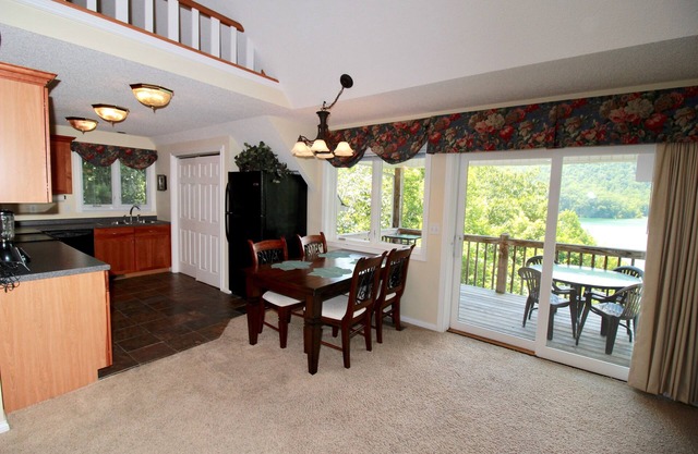 NOUVEAU! Lakeside Lookout a une vue superbe sur le lac Norris, un loft et son propre quai!