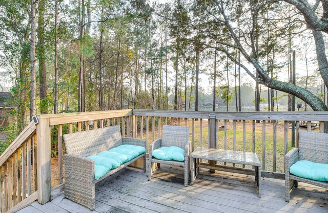 Lakeside Midway Home w/Fire Pit & Lake Access!