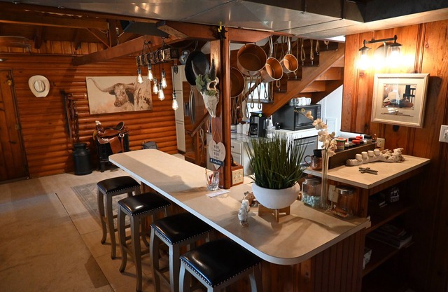 Charming Loft Fall River Lakeside Cabin with large patio!