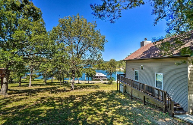 Lakeside Reeds Spring Home w/ Pool Access & Deck!