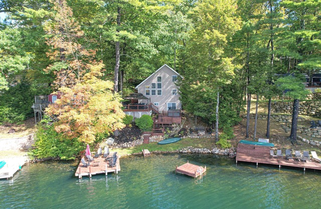 Lakeside Retreat, Lakefront, 12 personnes, barbecue dans un parc privé, Animaux acceptés