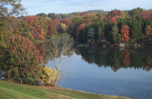 *** RETRAITE LAKESIDE PRÈS DU CENTRE-VILLE DE NASHVILLE ***