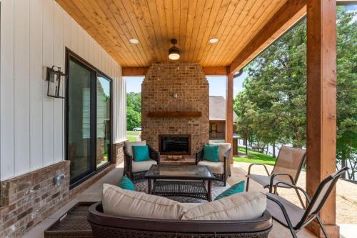 Lakeside Retreat