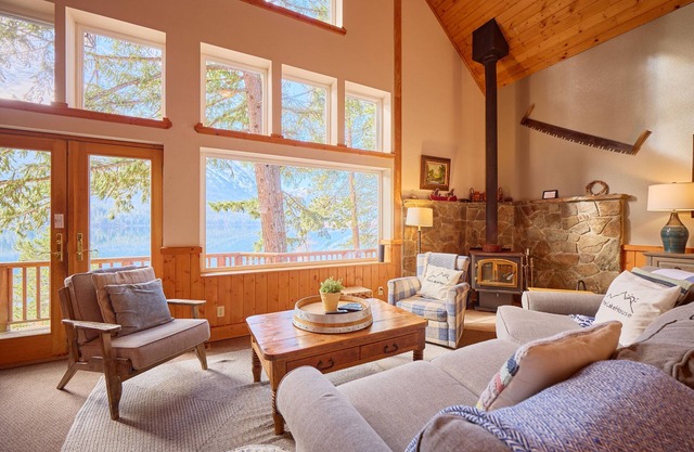 Lakeside Retreat w/Private Sandy Beach and Hot Tub