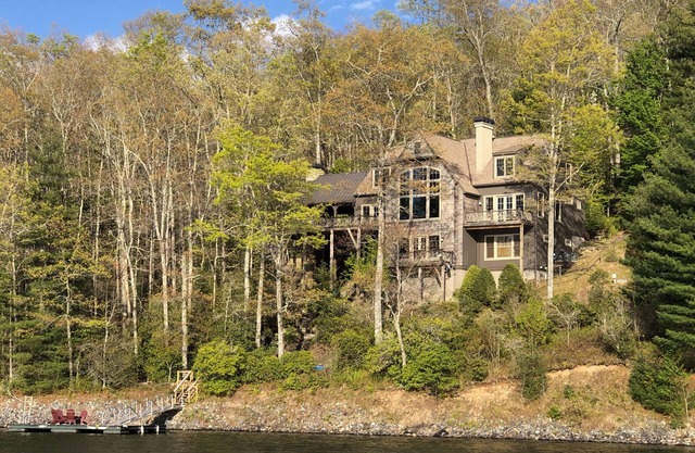 Luxueux Lake Glenville Lodge-vues incroyables / grand quai / parfait pour les familles!