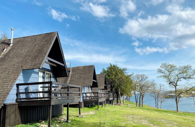 Lakeside Studio A-Frame Cabin | Calm Waters Resort | Boat Slips & Rentals | FREE Kayaks & Paddleboards | Guided Fishing & Lake Tours!