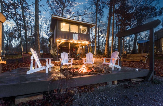 Lakeside Tiny House on the lake, in the mountains