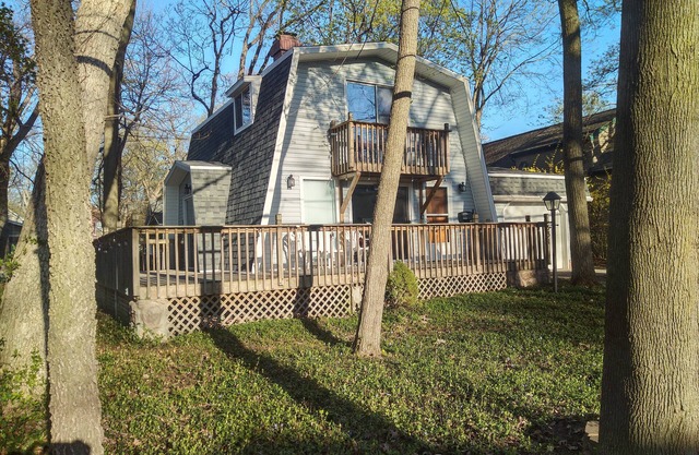 Charme Lakeside Cottage