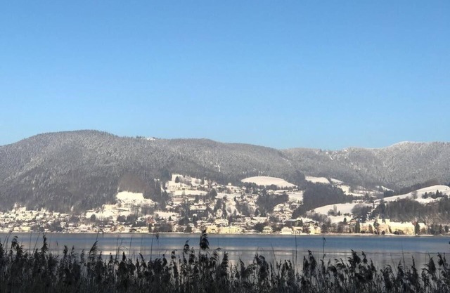 Lakeside Villa with Guest House at the northern edge of the Bavarian Alps.