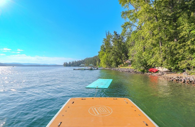 «No Ka Oi» Cottage au bord du lac Whitefish w / EZ Dock!