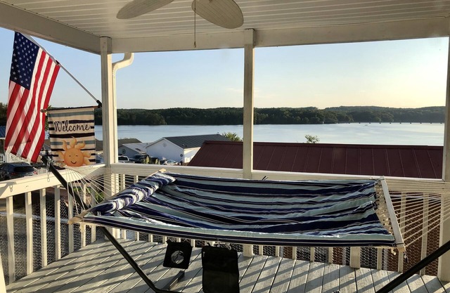 Lakeview Cottage- Amazing views in Badin Shores