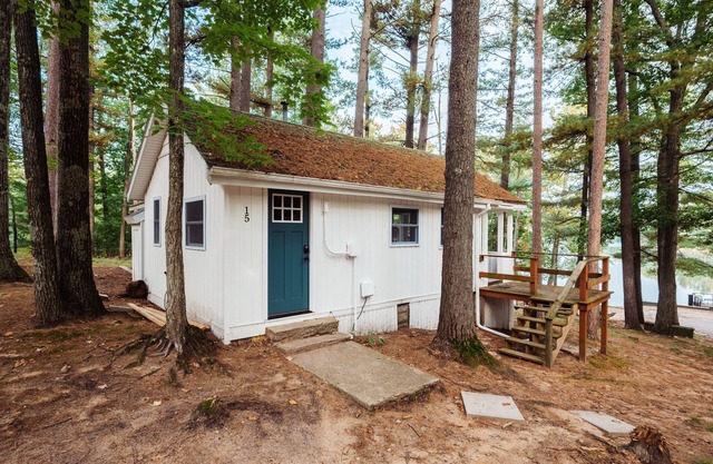 Lakeview Cottage w/Pontoon & SUP Rentals