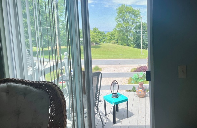 Lakeview Garden Home