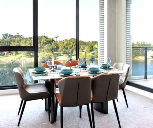Lakeview Luxury 3Bedrooms Apt Wolli Creek close to Airport CBD