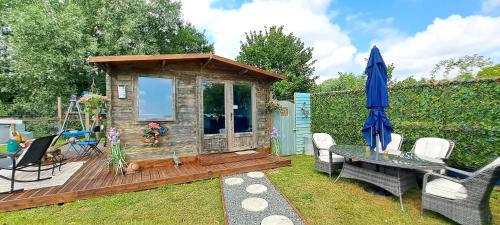 Lakeview Petting Pod
