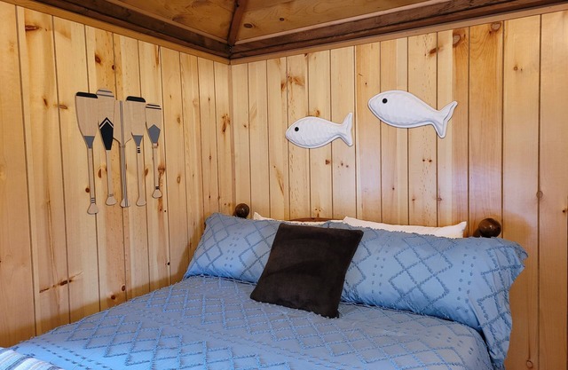 Lakewood cabin at Lake Mayfield w/ Private Dock, Heat/AC, WiFi, Firepit, Parking