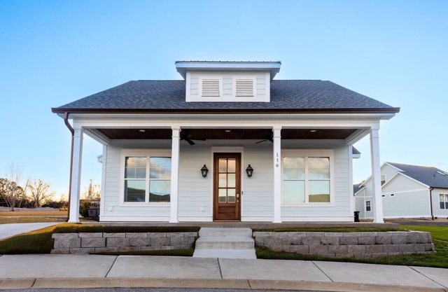 Lakewood Cottage – 2 BR + Loft
