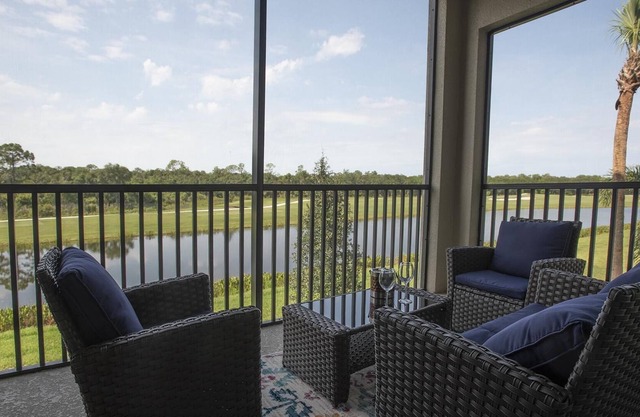 Off-The-Course brand new 2nd Floor 2/bed, 2/bath with golf & lake view