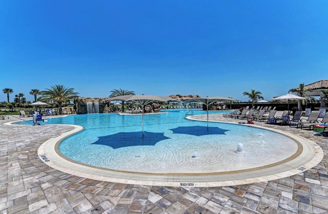 Lakewood National - amenity filled golfing community! Pet friendly