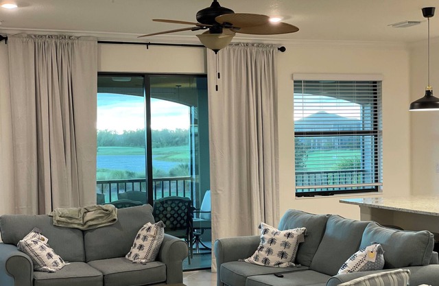 Lakewood National Country Club 3 bedroom 2 bathroom coach house.