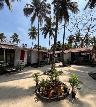 LAKSHDEEP COTTAGES