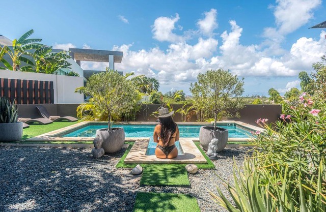 Lama y Solo Unique private room walking distance to the Beach