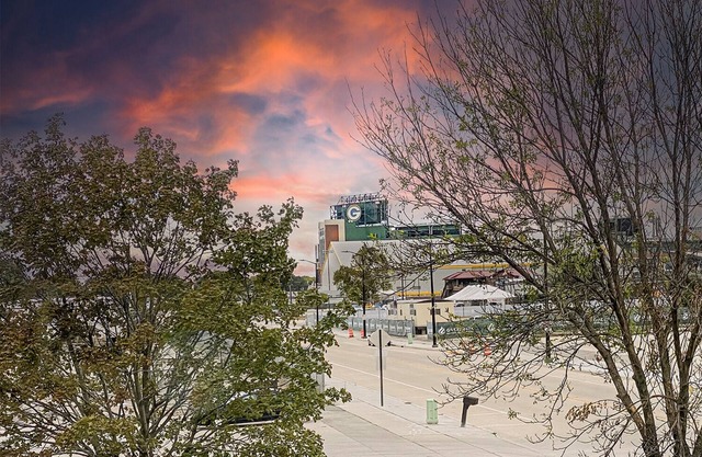 Less than a mile, easy walk to 2025 NFL Draft and the entertainment district!