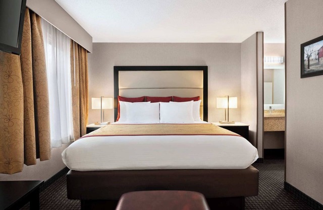 Hawthorn Suites by Wyndham Lancaster