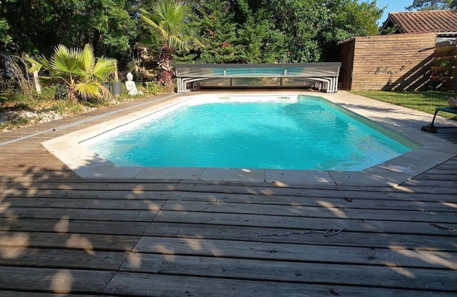 Landaise avec piscine chauffée à 900 M de la plage