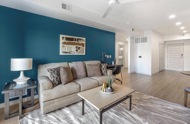 Landing | Amazing 1BD, Pool, Gym