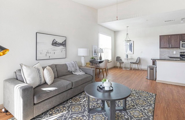 Landing at Oxford at Lake Worth - 1 Bedroom in Fort Worth