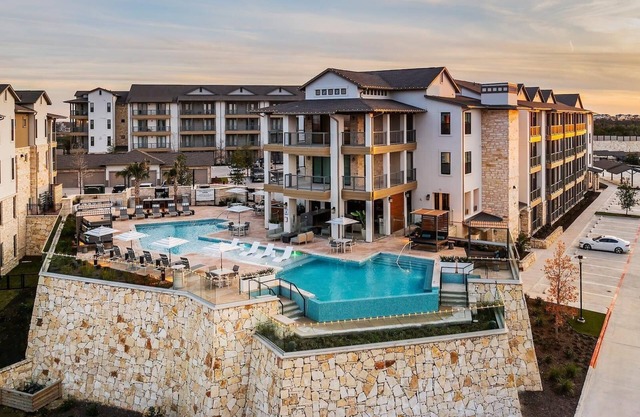 Landing at The Artesian at Bee Cave - 2 Bedrooms in Downtown Lakeway