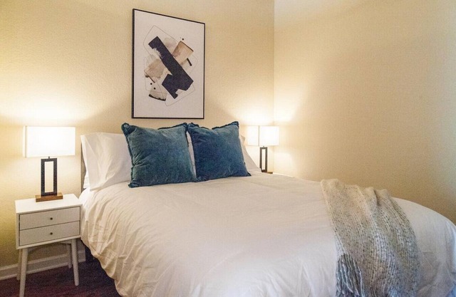 Landing at 1809 at Winchester - 1 Bedroom in Hamburg Area