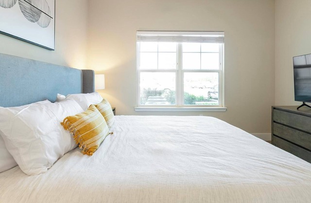 Landing at APEX South Creek - 1 Bedroom in Mead.