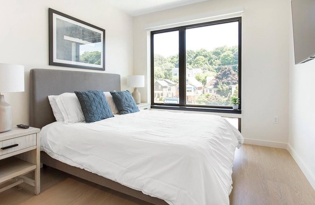 Landing at Baricelli - 1 Bedroom in University Circle