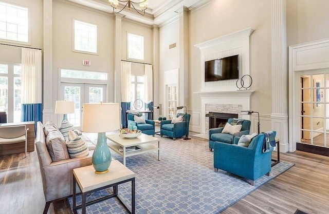 Landing at Crowne at James Landing Apartments - 1 Bedroom in Downtown High Point