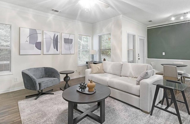 Landing at Crowne Club Apartments - 2 Bedrooms in Downtown Winston Salem