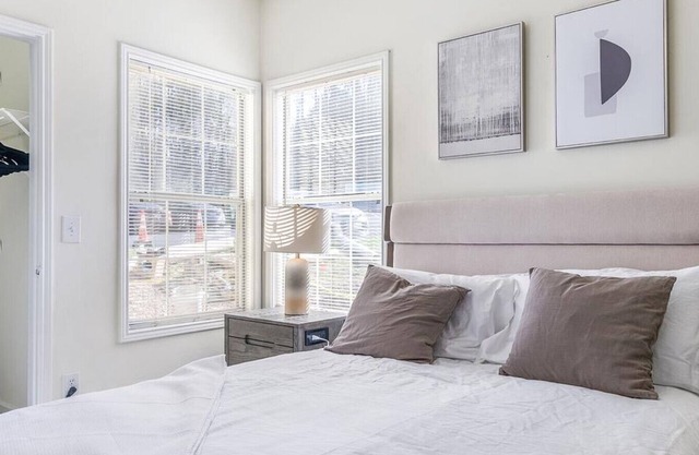 Landing at Crowne Oaks - 3 Bedrooms in Downtown Winston Salem