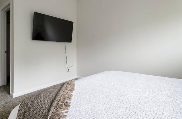 Landing at Emery Villages - 1 Bedroom in Concord