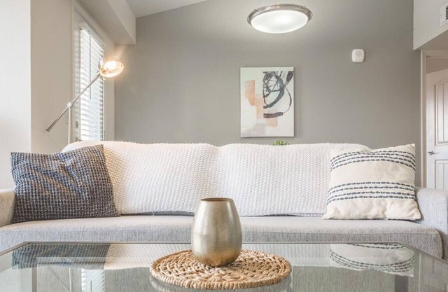 Landing at Ivy Park Apartments - 2 Bedrooms in Downtown Baton Rouge