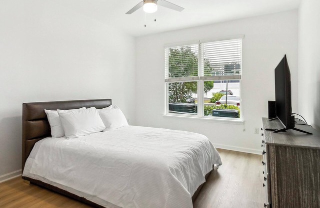 Landing at Longshore Commons - 1 Bedroom in Savannah