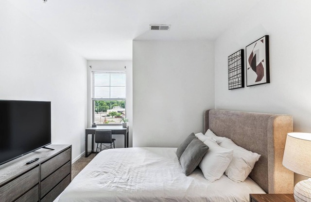 Landing at Longshore Commons - 1 Bedroom in Savannah
