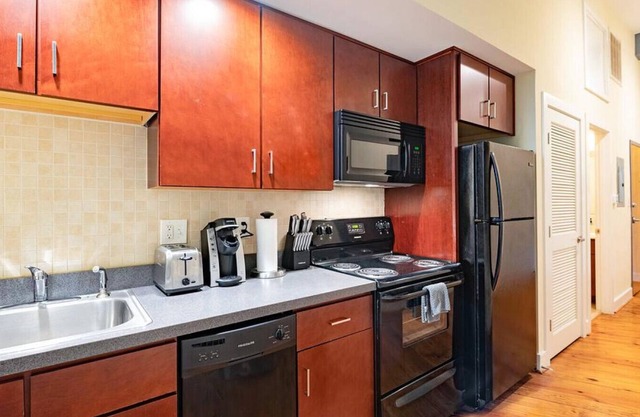 Landing at Mayton Transfer Lofts - Studio in Downtown Petersburg