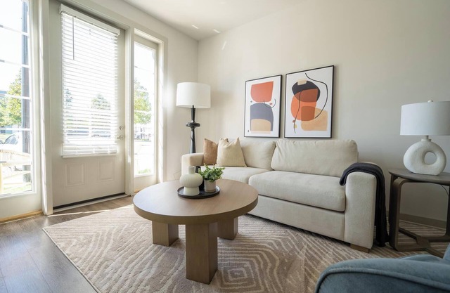 Landing at Pine 25 North End - 1 Bedroom in Tryon Hills