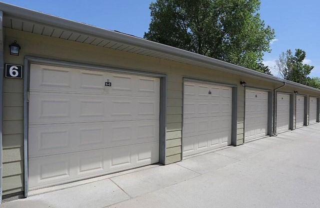 Landing at Settlers Creek - 2 Bedrooms in Downtown Fort Collins
