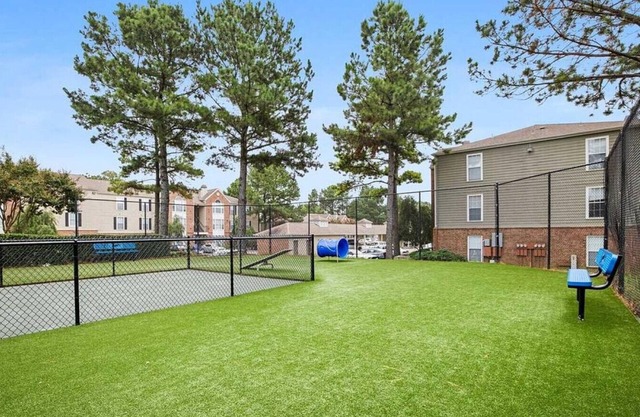 Landing at Stonebridge Crossing Apartment Homes - 3 Bedrooms in Downtown Cordova