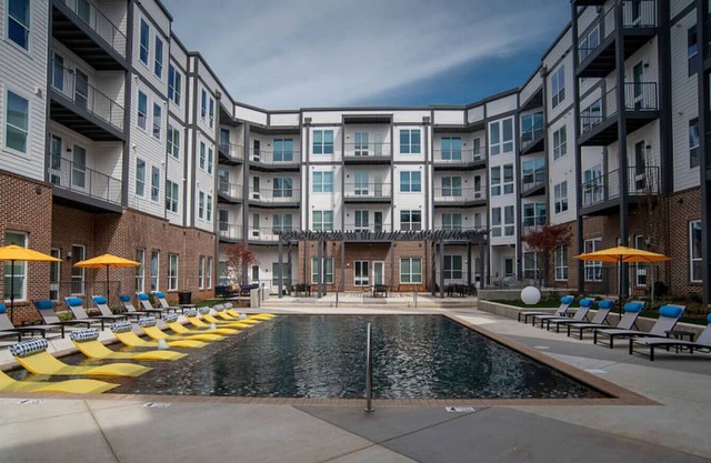 Landing at The Avenue Madison - 2 Bedrooms in Downtown Madison